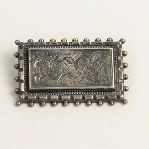 VICTORIAN ETCHED STERLING SILVER BROOCH HALLMARKED STANDARD SILVER